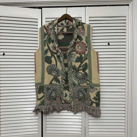Vtg Tapestry Blanket Vest Floral Fringe Hand Made Boho Cottage Academia Size M-L - Picture 4 of 10
